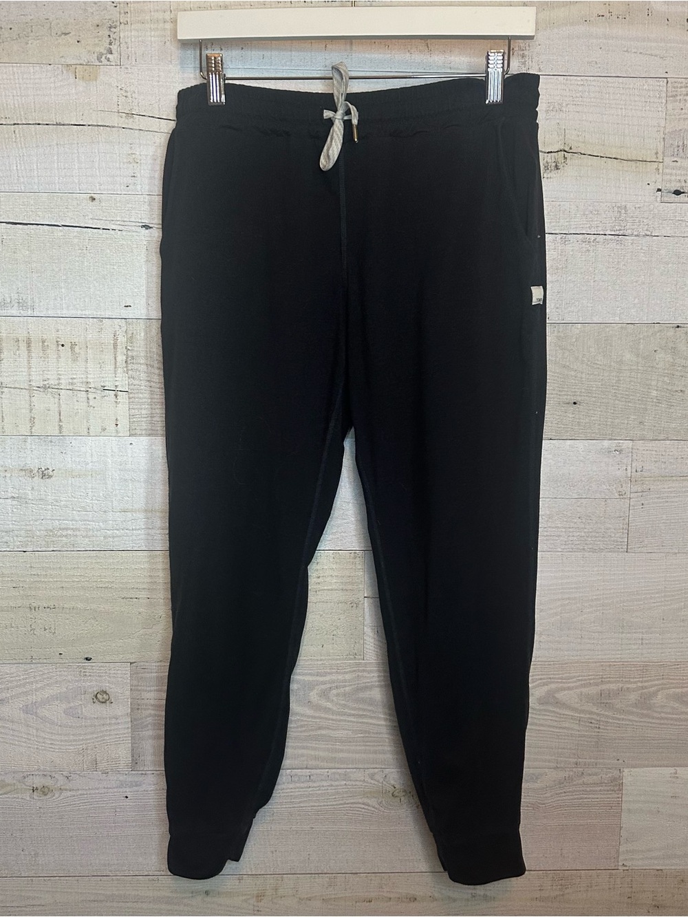 Vuori Women’s Performance Jogger
Core Colors: Black Heather - Picture 5 of 13